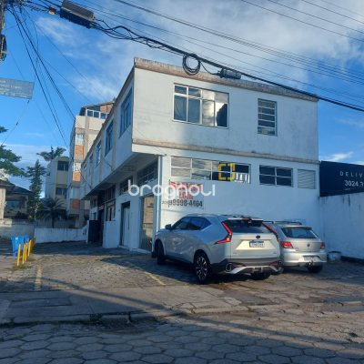 Prédio com 340m², no bairro Trindade em Florianópolis