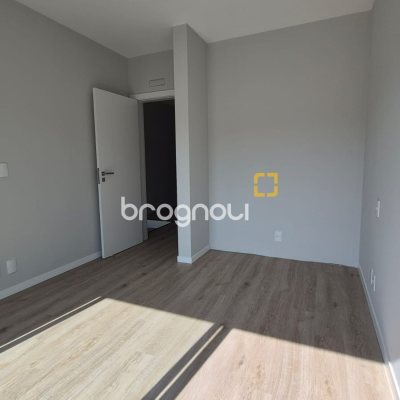 Casa com 145m², 3 quartos (sendo 1 suíte), 2 garagens, no bairro Centro em Florianópolis
