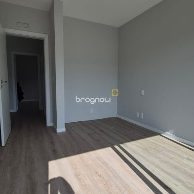 Casa com 145m², 3 quartos (sendo 1 suíte), 2 garagens, no bairro Centro em Florianópolis