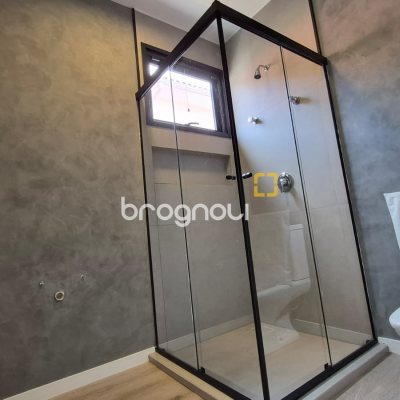 Casa com 145m², 3 quartos (sendo 1 suíte), 2 garagens, no bairro Centro em Florianópolis
