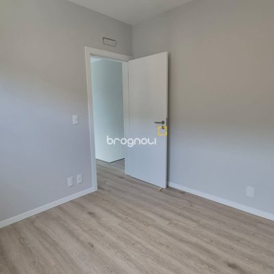 Casa com 145m², 3 quartos (sendo 1 suíte), 2 garagens, no bairro Centro em Florianópolis