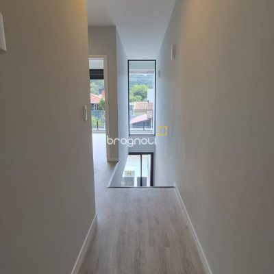Casa com 145m², 3 quartos (sendo 1 suíte), 2 garagens, no bairro Centro em Florianópolis