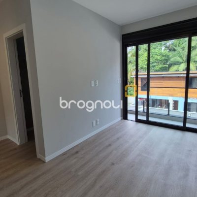 Casa com 145m², 3 quartos (sendo 1 suíte), 2 garagens, no bairro Centro em Florianópolis