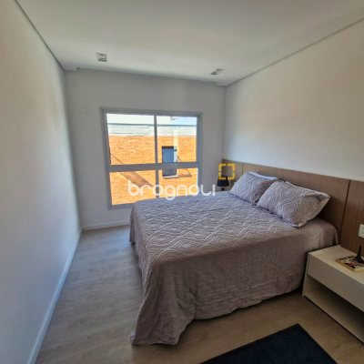 Casa de Condomínio com 278m², 3 quartos (sendo 3 suítes), 2 garagens, no bairro Canasvieiras em Florianópolis