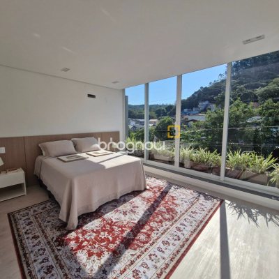 Casa de Condomínio com 278m², 3 quartos (sendo 3 suítes), 2 garagens, no bairro Canasvieiras em Florianópolis