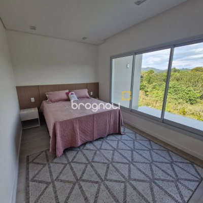 Casa de Condomínio com 278m², 3 quartos (sendo 3 suítes), 2 garagens, no bairro Canasvieiras em Florianópolis