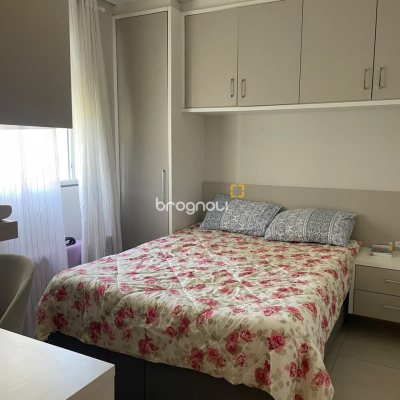 Apartamento com 55m², 2 quartos (sendo 1 suíte), 1 garagem, no bairro Cachoeira do Bom Jesus em Florianópolis