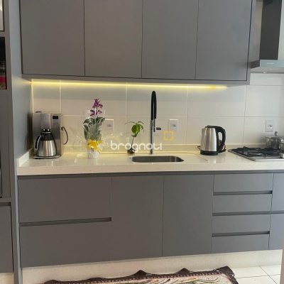 Apartamento com 55m², 2 quartos (sendo 1 suíte), 1 garagem, no bairro Cachoeira do Bom Jesus em Florianópolis