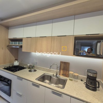 Apartamento com 67m², 2 quartos (sendo 1 suíte), 1 garagem, no bairro Ingleses em Florianópolis