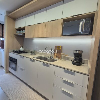 Apartamento com 67m², 2 quartos (sendo 1 suíte), 1 garagem, no bairro Ingleses em Florianópolis