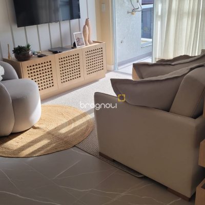 Apartamento com 67m², 2 quartos (sendo 1 suíte), 1 garagem, no bairro Ingleses em Florianópolis