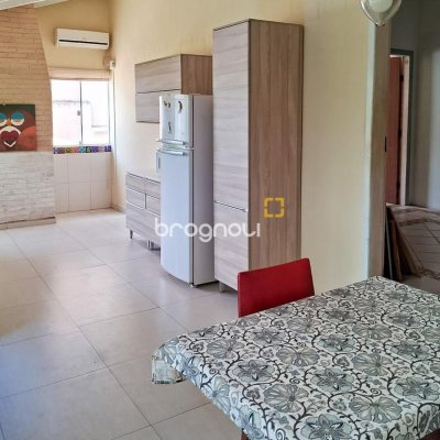 Casa com 257m², 4 quartos (sendo 1 suíte), 4 garagens, no bairro Rio Tavares em Florianópolis