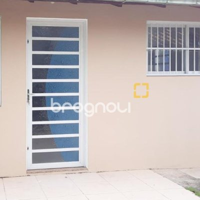 Casa com 257m², 4 quartos (sendo 1 suíte), 4 garagens, no bairro Rio Tavares em Florianópolis