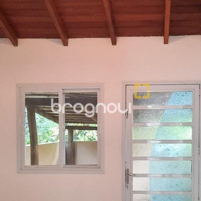 Casa com 257m², 4 quartos (sendo 1 suíte), 4 garagens, no bairro Rio Tavares em Florianópolis