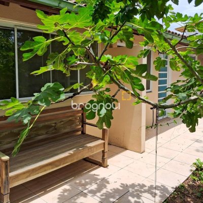 Casa com 257m², 4 quartos (sendo 1 suíte), 4 garagens, no bairro Rio Tavares em Florianópolis