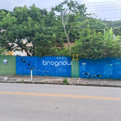 Casa com 257m², 4 quartos (sendo 1 suíte), 4 garagens, no bairro Rio Tavares em Florianópolis