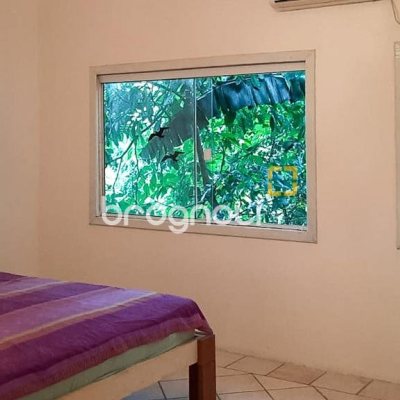 Casa com 257m², 4 quartos (sendo 1 suíte), 4 garagens, no bairro Rio Tavares em Florianópolis
