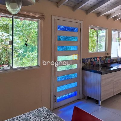 Casa com 257m², 4 quartos (sendo 1 suíte), 4 garagens, no bairro Rio Tavares em Florianópolis