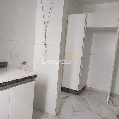 Apartamento com 60m², 2 quartos (sendo 1 suíte), 1 garagem, no bairro Ingleses em Florianópolis