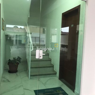 Apartamento com 60m², 2 quartos (sendo 1 suíte), 1 garagem, no bairro Ingleses em Florianópolis