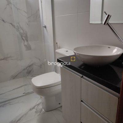 Apartamento com 60m², 2 quartos (sendo 1 suíte), 1 garagem, no bairro Ingleses em Florianópolis