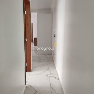 Apartamento com 60m², 2 quartos (sendo 1 suíte), 1 garagem, no bairro Ingleses em Florianópolis