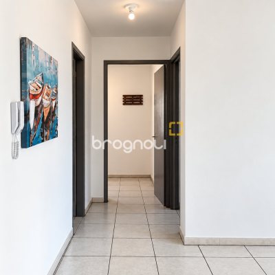 Apartamento com 41m², 2 quartos, 1 garagem, no bairro Barreiros em São José