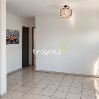 Apartamento com 41m², 2 quartos, 1 garagem, no bairro Barreiros em São José