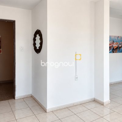 Apartamento com 41m², 2 quartos, 1 garagem, no bairro Barreiros em São José