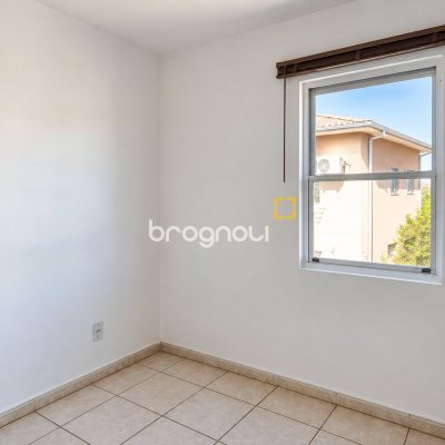 Apartamento com 41m², 2 quartos, 1 garagem, no bairro Barreiros em São José