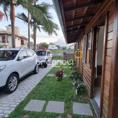 Pousada / Hotel com 160m², 9 quartos, 6 garagens, no bairro Ingleses em Florianópolis
