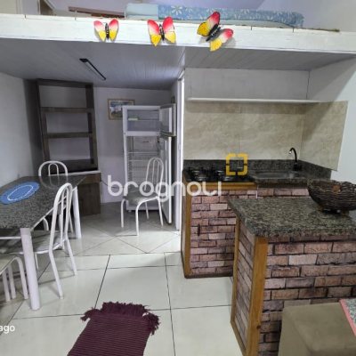 Pousada / Hotel com 160m², 9 quartos, 6 garagens, no bairro Ingleses em Florianópolis