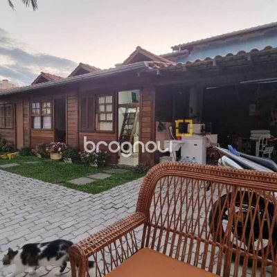 Pousada / Hotel com 160m², 9 quartos, 6 garagens, no bairro Ingleses em Florianópolis