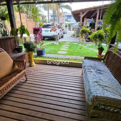 Pousada / Hotel com 160m², 9 quartos, 6 garagens, no bairro Ingleses em Florianópolis