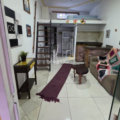 Pousada / Hotel com 160m², 9 quartos, 6 garagens, no bairro Ingleses em Florianópolis