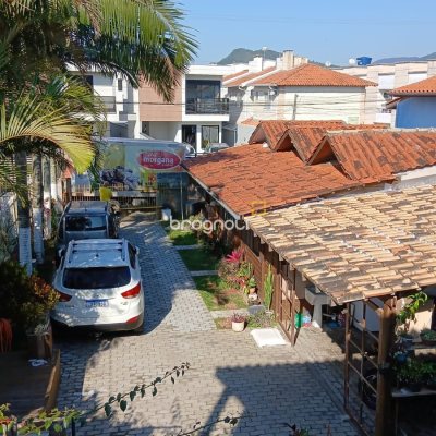 Pousada / Hotel com 160m², 9 quartos, 6 garagens, no bairro Ingleses em Florianópolis