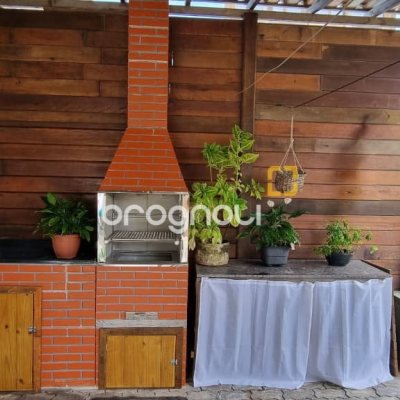 Pousada / Hotel com 160m², 9 quartos, 6 garagens, no bairro Ingleses em Florianópolis