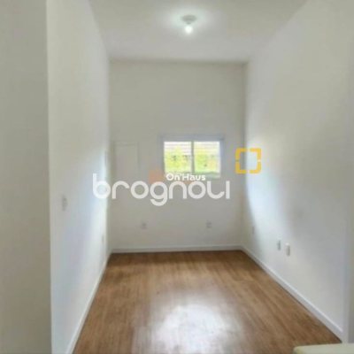 Casa com 161m², 3 quartos (sendo 1 suíte), 2 garagens, no bairro Lagoa da Conceição em Florianópolis