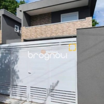 Casa com 161m², 3 quartos (sendo 1 suíte), 2 garagens, no bairro Lagoa da Conceição em Florianópolis