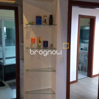 Casa com 220m², 3 quartos (sendo 1 suíte), 4 garagens, no bairro Rio Vermelho em Florianópolis