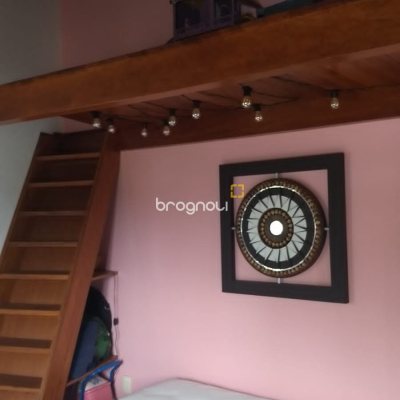 Casa com 220m², 3 quartos (sendo 1 suíte), 4 garagens, no bairro Rio Vermelho em Florianópolis