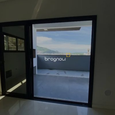 Casa com 119m², 2 quartos (sendo 1 suíte), 2 garagens, no bairro Vendaval em Biguaçu