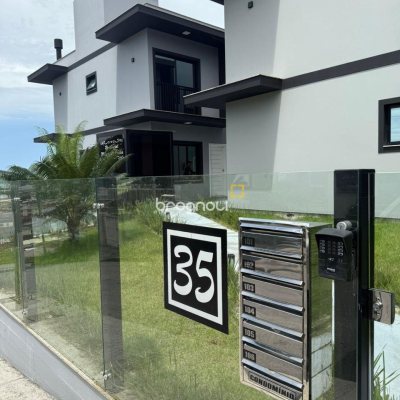 Casa com 119m², 2 quartos (sendo 1 suíte), 2 garagens, no bairro Vendaval em Biguaçu