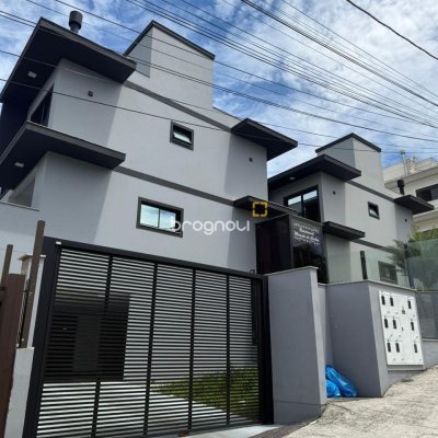 Casa com 119m², 2 quartos (sendo 1 suíte), 2 garagens, no bairro Vendaval em Biguaçu