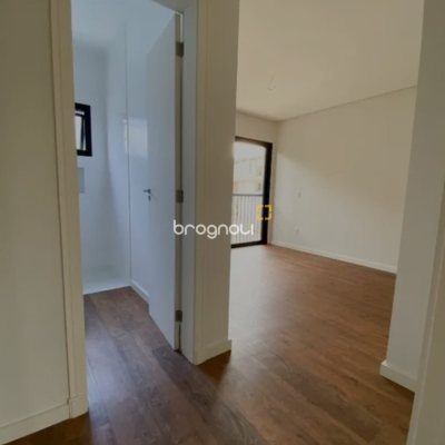 Casa com 119m², 2 quartos (sendo 1 suíte), 2 garagens, no bairro Vendaval em Biguaçu