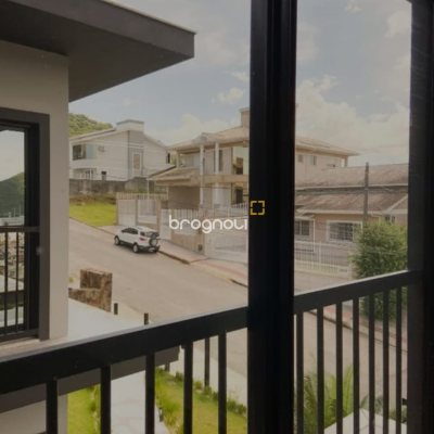 Casa com 119m², 2 quartos (sendo 1 suíte), 2 garagens, no bairro Vendaval em Biguaçu