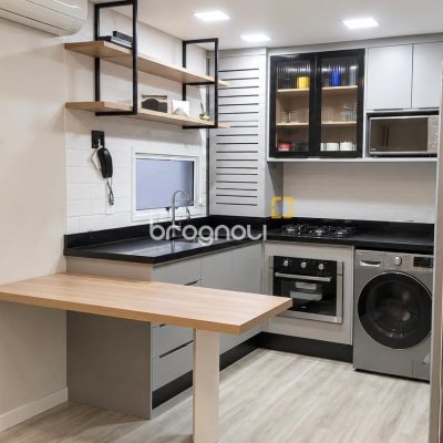 Apartamento com 31m², 1 quarto, 1 garagem, no bairro Centro em Florianópolis