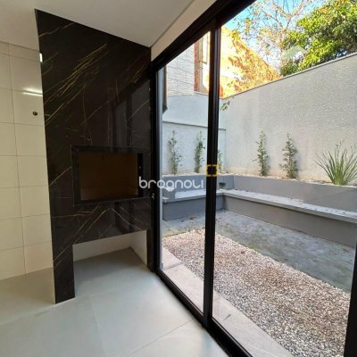 Casa com 130m², 3 quartos (sendo 1 suíte), 2 garagens, no bairro Ingleses em Florianópolis