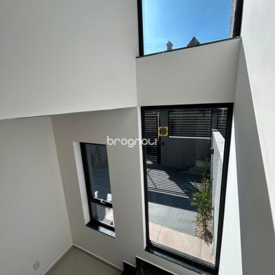 Casa com 130m², 3 quartos (sendo 1 suíte), 2 garagens, no bairro Ingleses em Florianópolis
