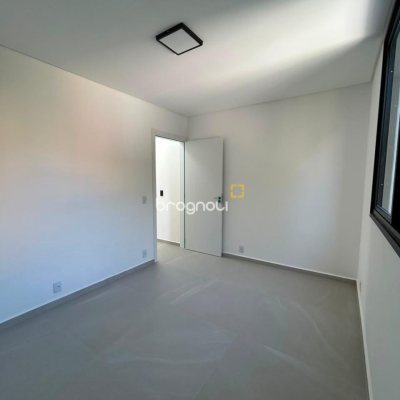 Casa com 130m², 3 quartos (sendo 1 suíte), 2 garagens, no bairro Ingleses em Florianópolis